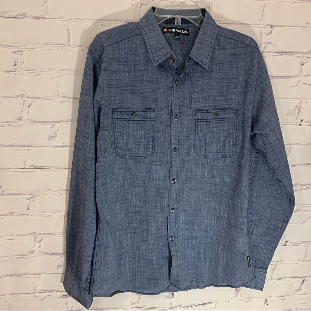 Airwalk large blue shirt‎